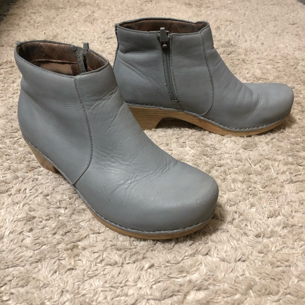 Size 39 Dansko Maria Gray Nubuck Ankle Boots